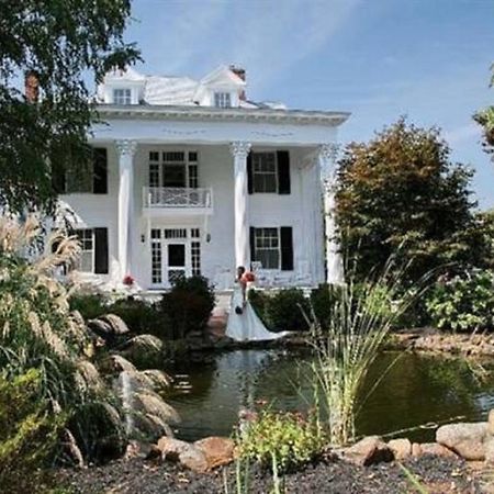 Winridge Manor Bed And Breakfast Madison Heights Esterno foto