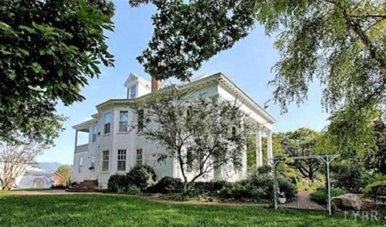 Winridge Manor Bed And Breakfast Madison Heights Esterno foto