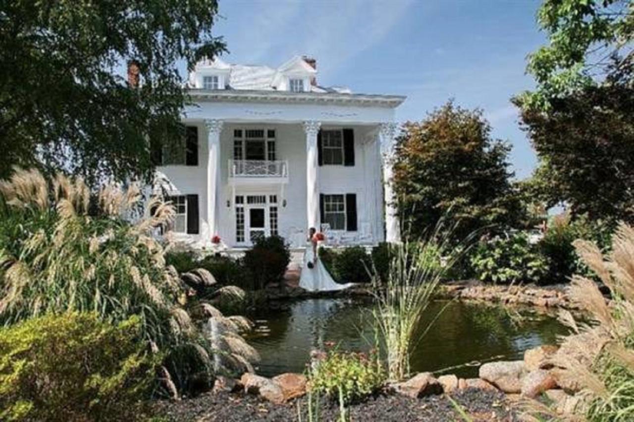 Winridge Manor Bed And Breakfast Madison Heights Esterno foto
