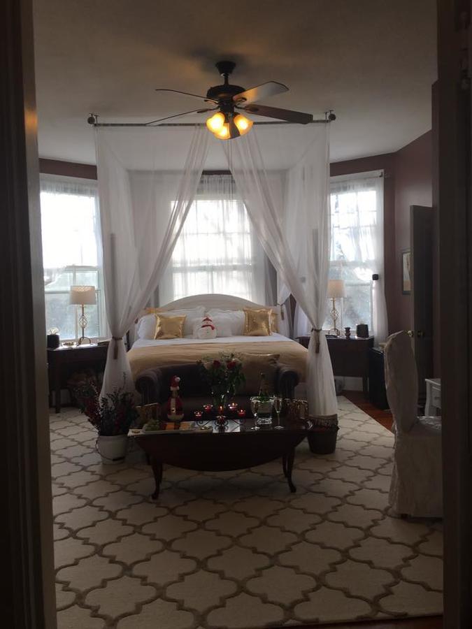 Winridge Manor Bed And Breakfast Madison Heights Esterno foto