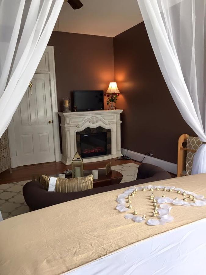 Winridge Manor Bed And Breakfast Madison Heights Esterno foto